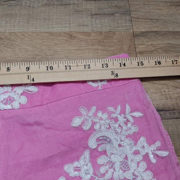 T.Lisa White Lace Shorts Pink Shorts Lace Bottom - Picture 7 of 10